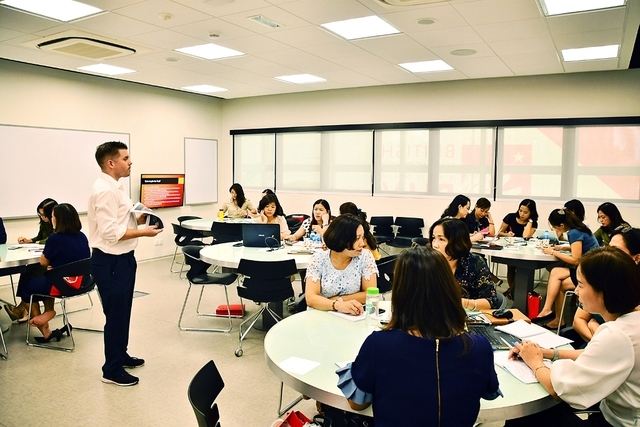 Cán bộ học thi IELTS được hỗ trợ tới 65 triệu đồng